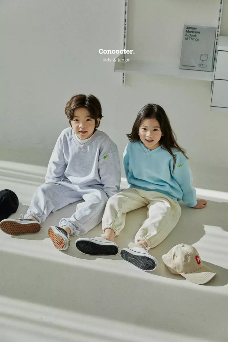 Concocter - Korean Children Fashion - #Kfashion4kids - V Neck Label Point Sweatshirt - 8