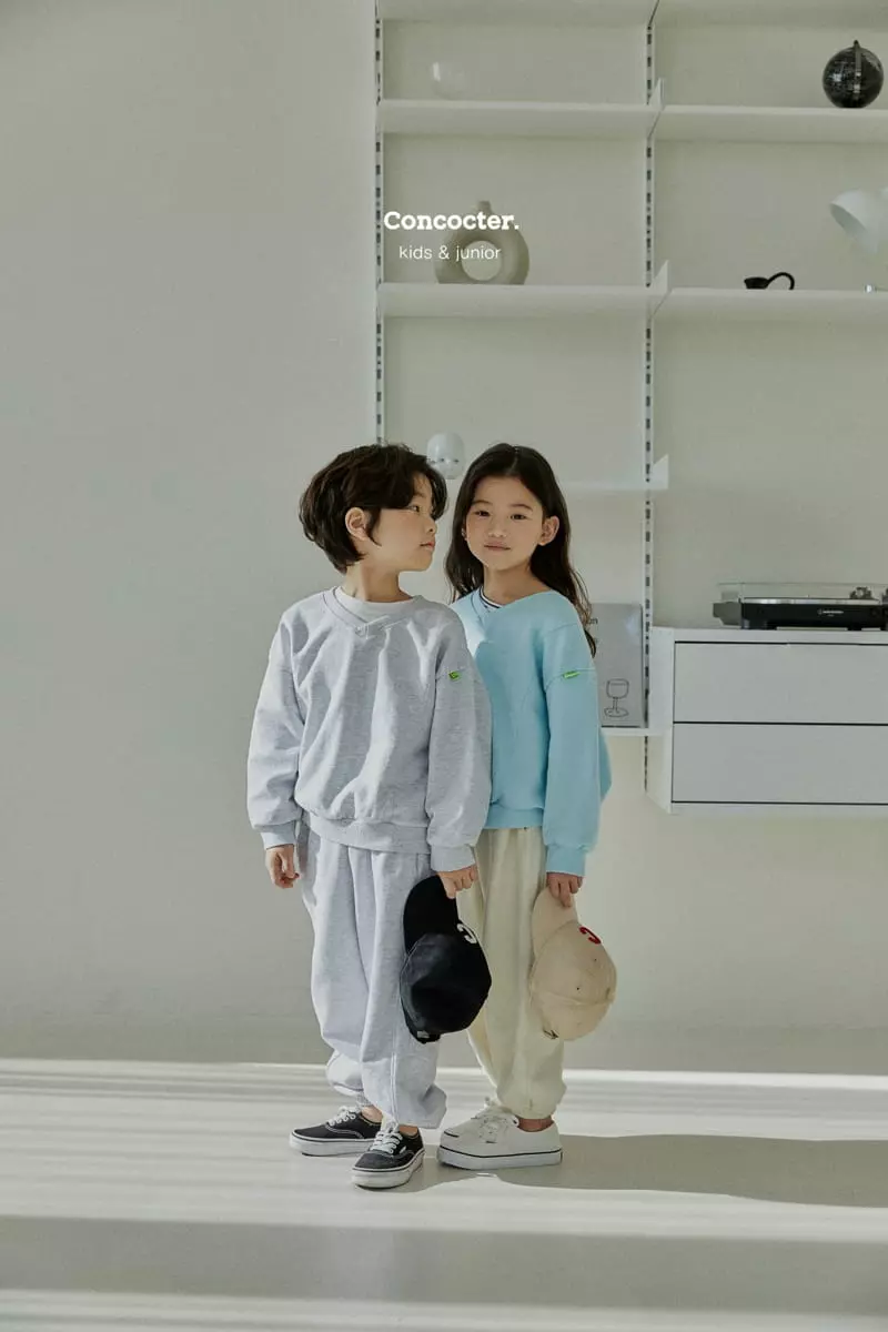 Concocter - Korean Children Fashion - #kidsshorts - V Neck Label Point Sweatshirt - 5