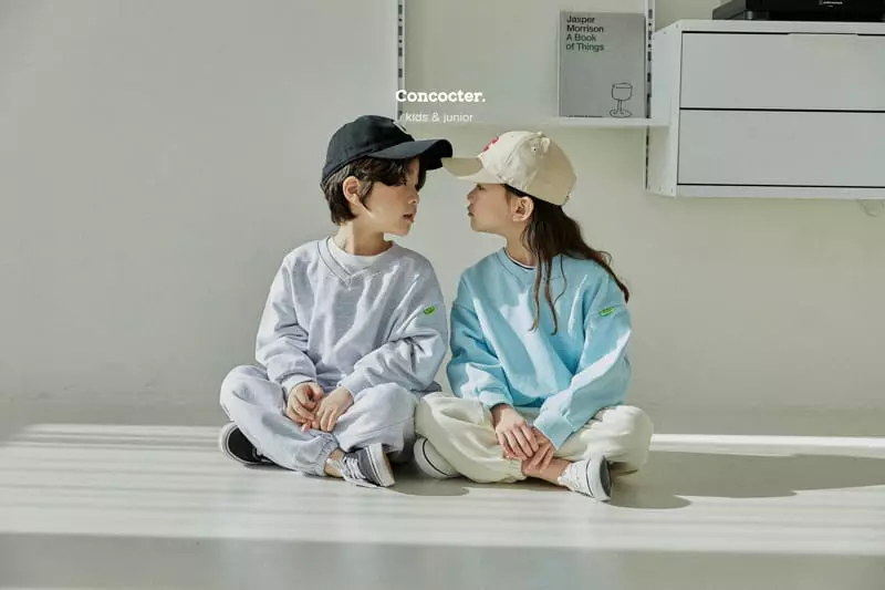 Concocter - Korean Children Fashion - #magicofchildhood - V Neck Label Point Sweatshirt - 10