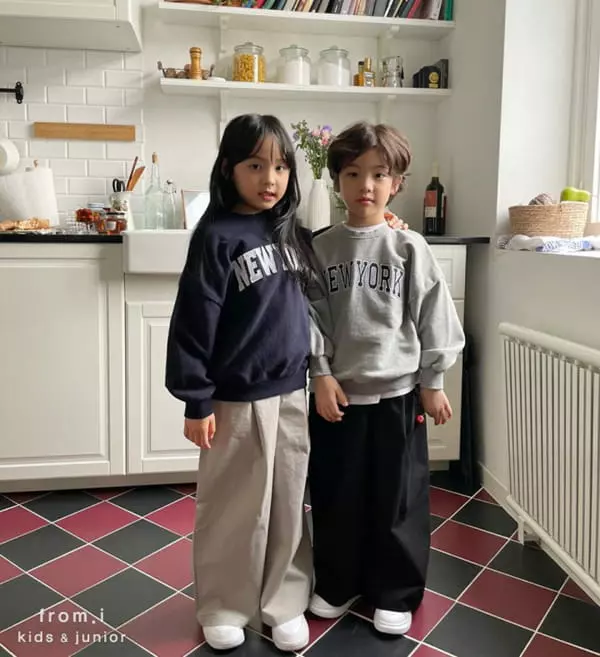 From I - Korean Children Fashion - #magicofchildhood - New York Sweatshirt - 4