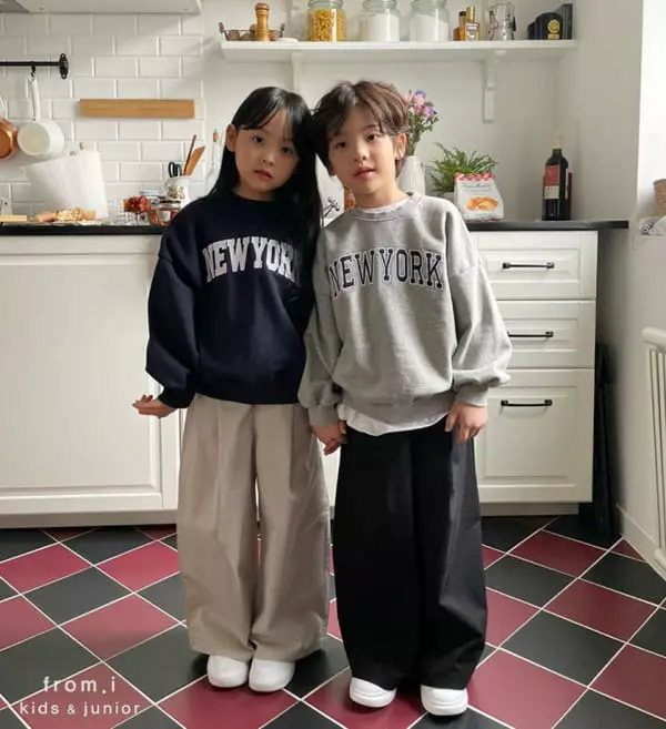 From I - Korean Children Fashion - #prettylittlegirls - New York Sweatshirt - 5