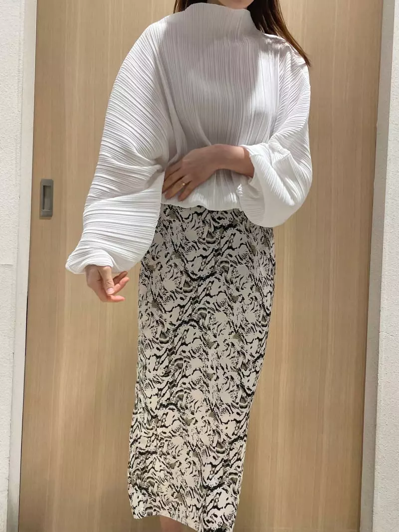 Hue - Korean Women Fashion - #vintageinspired - Pleats Blouse - 3