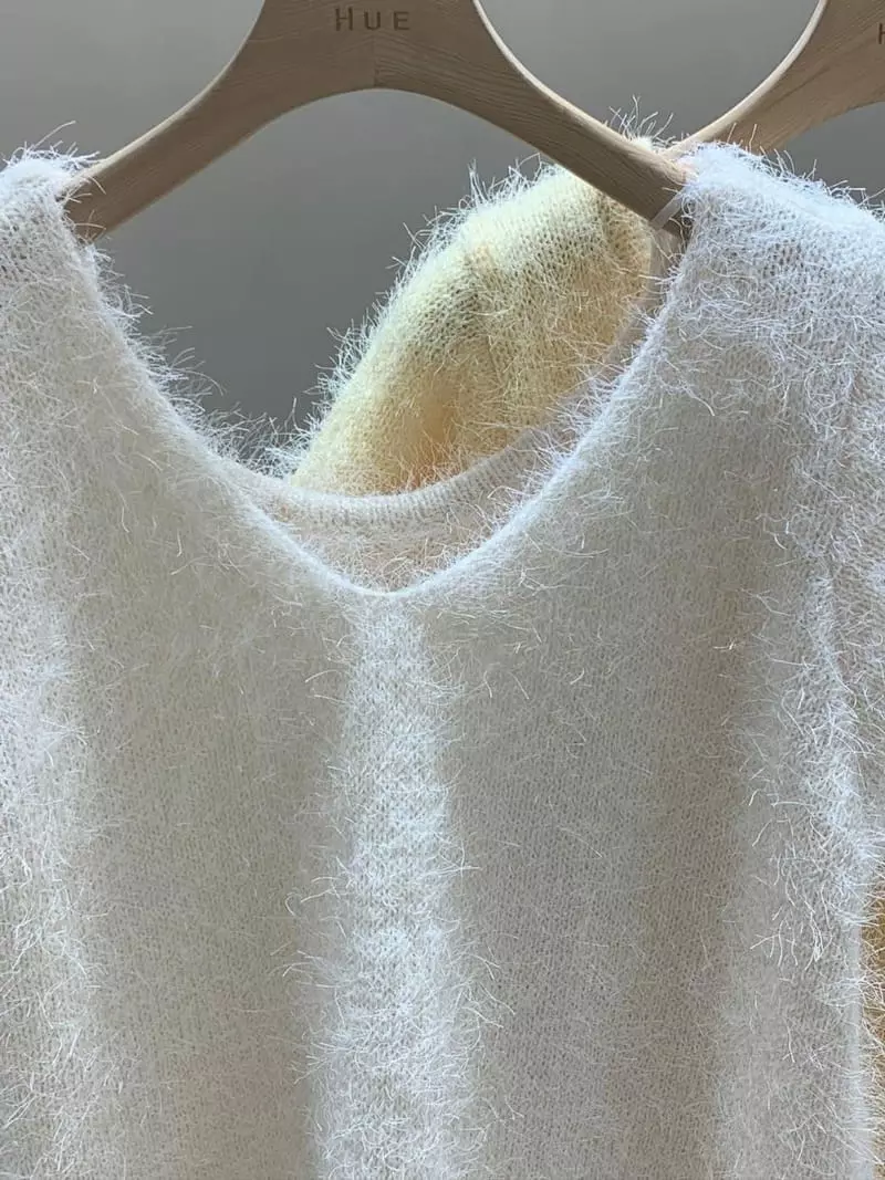 Hue - Korean Women Fashion - #vintageinspired - Pine needle V Tee