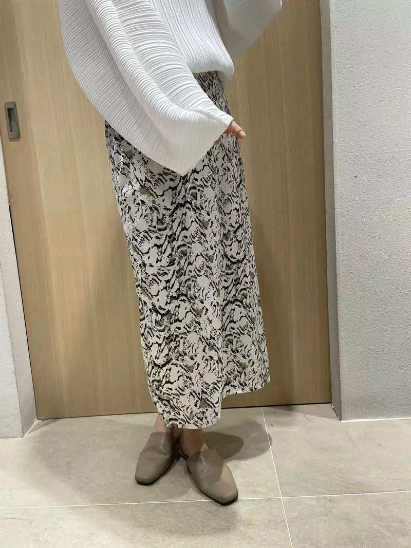 Hue - Korean Women Fashion - #vintageinspired - Pleats Blouse - 4