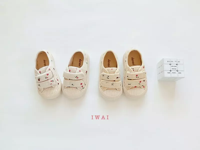 IWAI - Korean Children Fashion - #kidsshorts - IW909 Dandelion Slip-on
