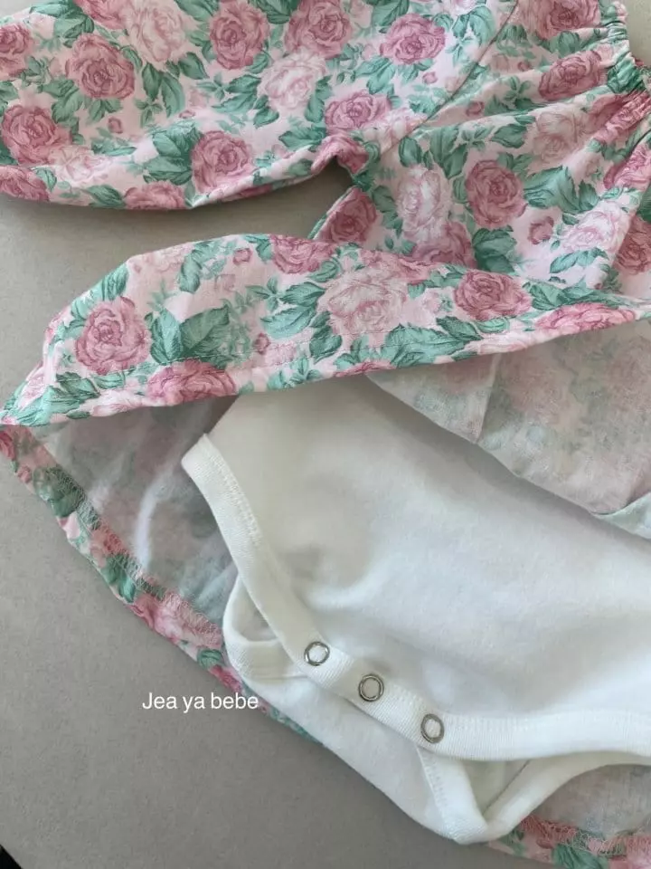 Jeaya & Mymi - Korean Baby Fashion - #babyoninstagram - Isabel Frill Bodysuit - 5