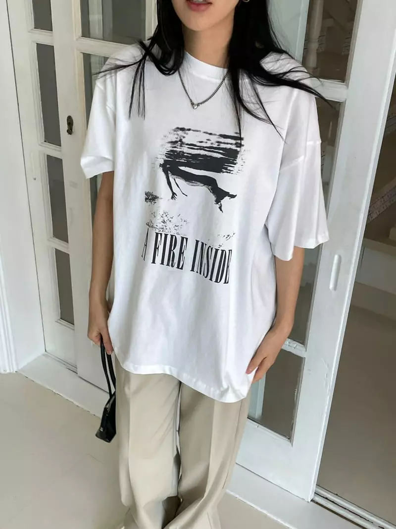 Kare - Korean Women Fashion - #pursuepretty - Vintage Tee