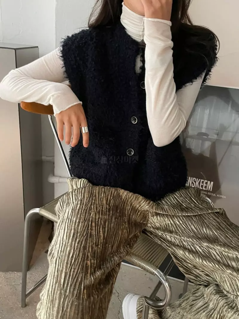 Lavi - Korean Women Fashion - #momslook - Popcorn Vest Jacket