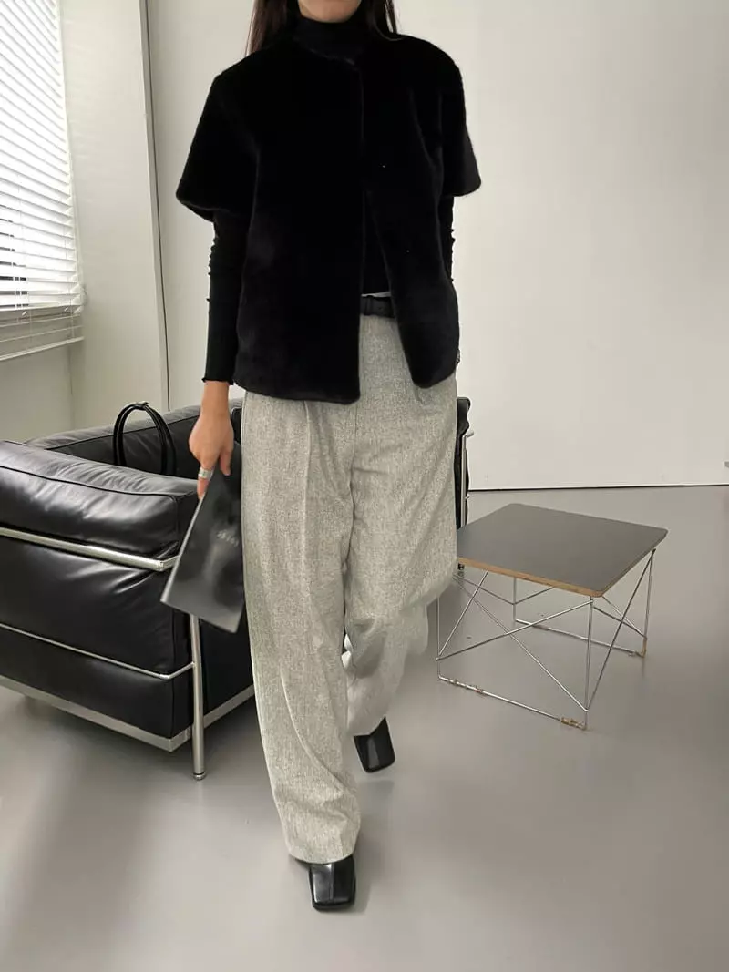 Lavi - Korean Women Fashion - #restrostyle - Mink Fluffy Jacket - 2