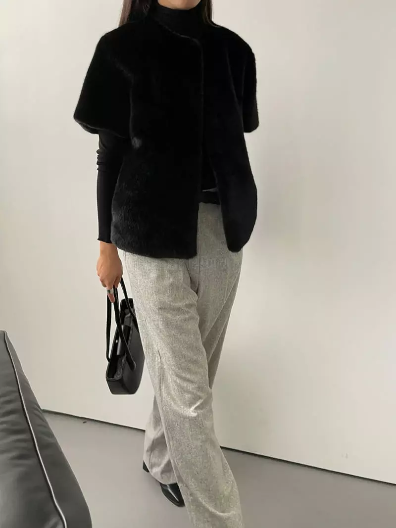 Lavi - Korean Women Fashion - #romanticstyle - Mink Fluffy Jacket - 3