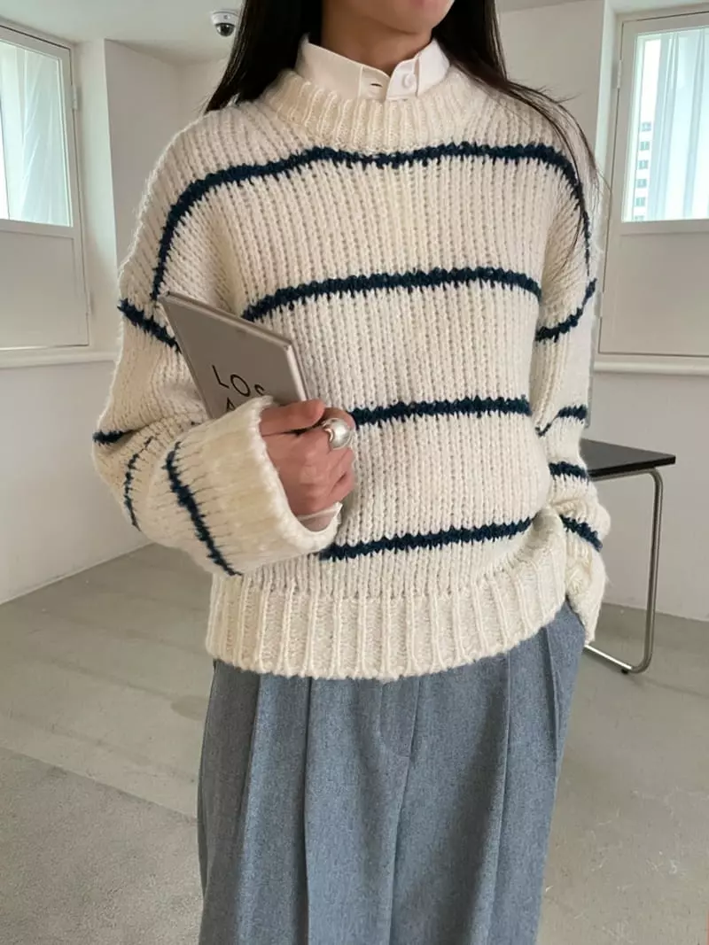 Lavi - Korean Women Fashion - #romanticstyle - Coloring bookle Knit Tee - 3