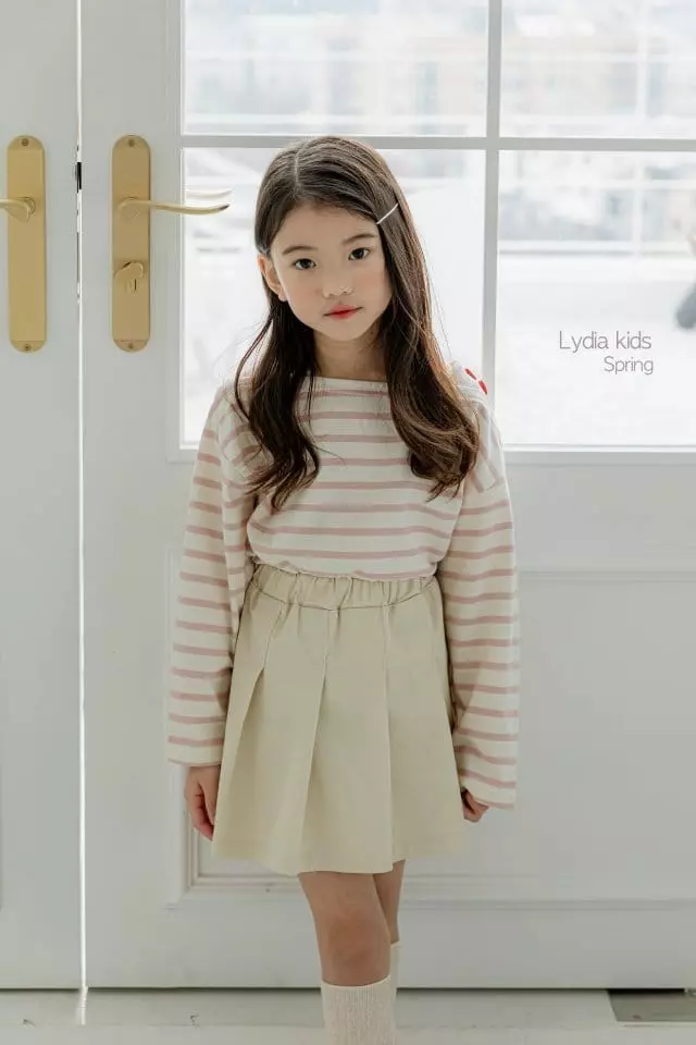 Lydia - Korean Children Fashion - #magicofchildhood - Heart Button Tee