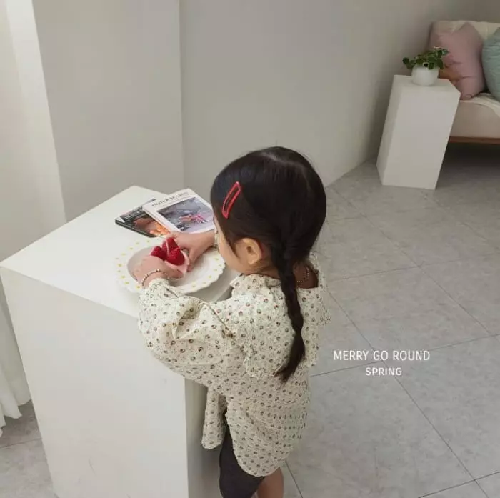 Merry Go Round - Korean Children Fashion - #discoveringself - Frill Collar Blouse - 7
