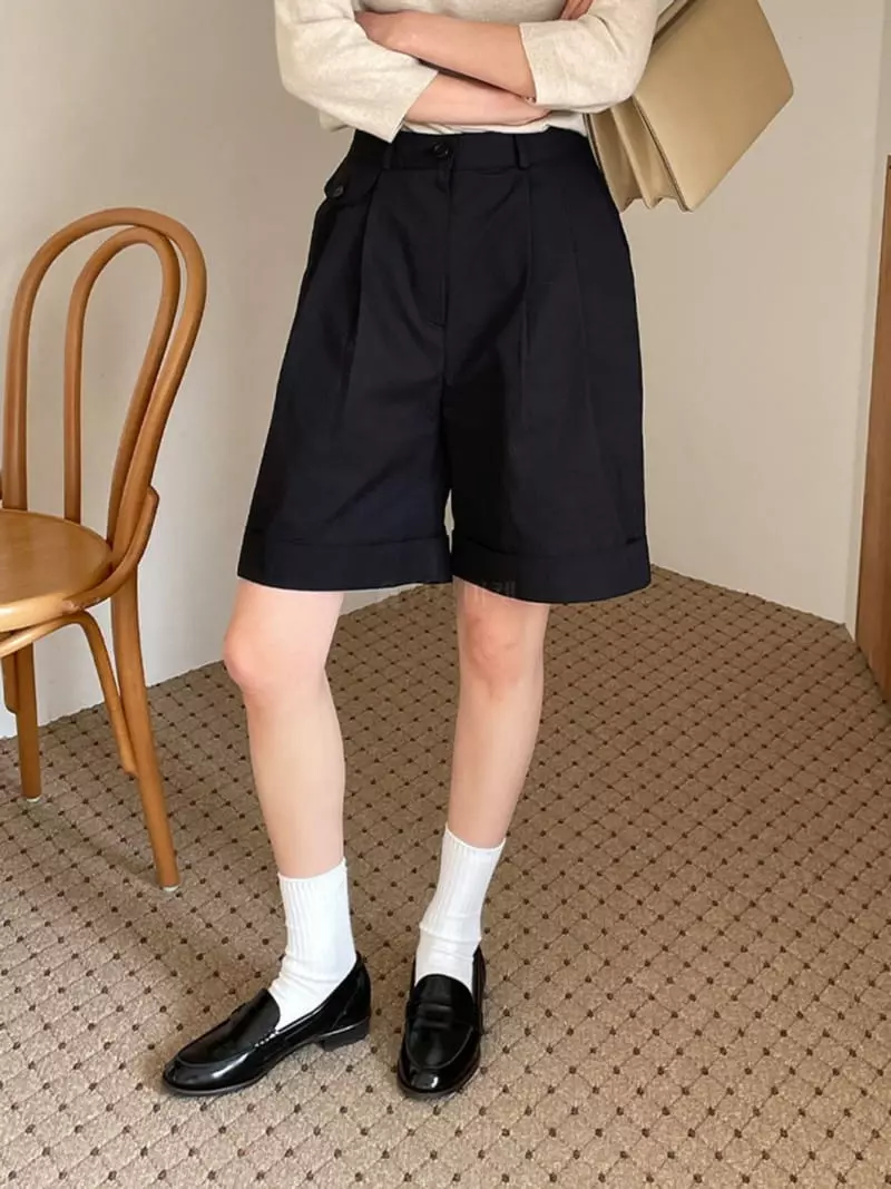 Nan - Korean Women Fashion - #romanticstyle - Folder Cabra Shorts Pants - 2