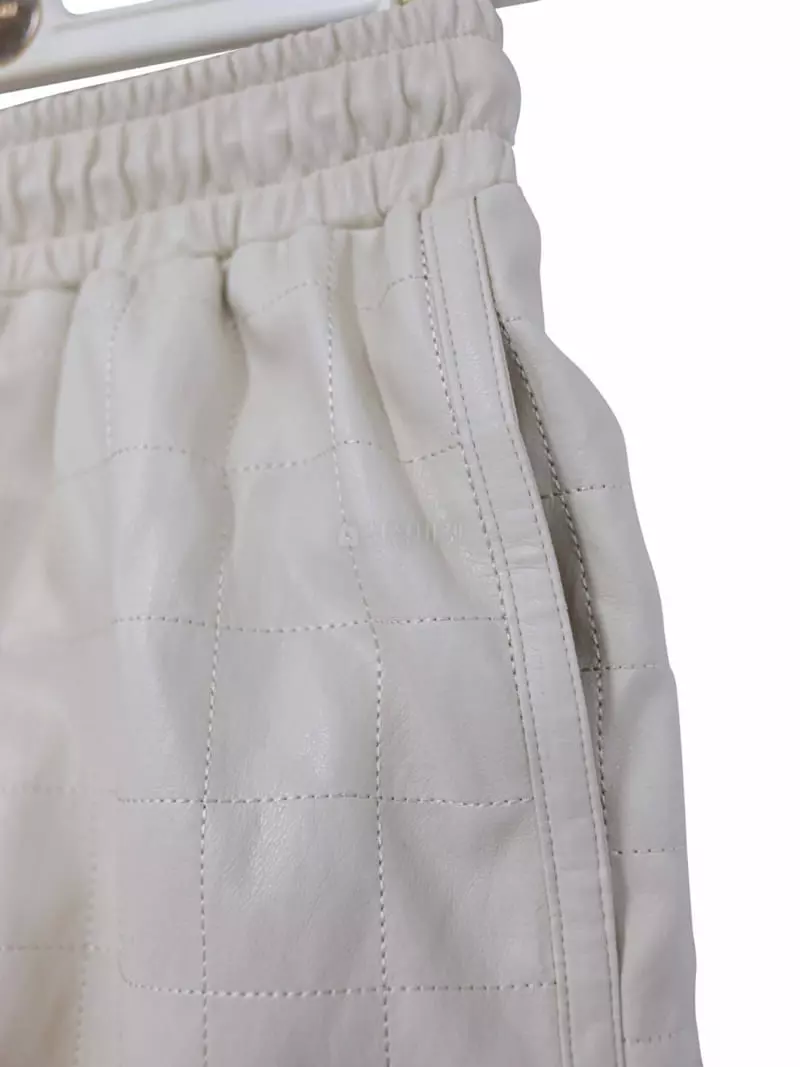 Paper Moon - Korean Women Fashion - #momslook - Quilting Details Vegan Leather Shorts Pants - 4