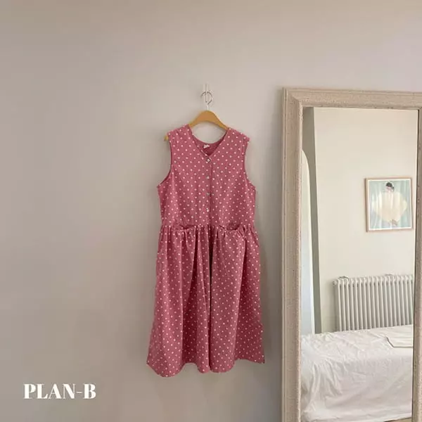 Plan B - Korean Women Fashion - #womensfashion - Mom Dot Pocket Sleeveless One-piece - 2