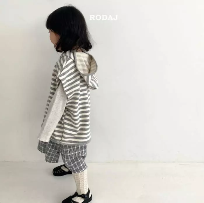 Roda J - Korean Children Fashion - #stylishchildhood - Carry Hoody Vest - 2