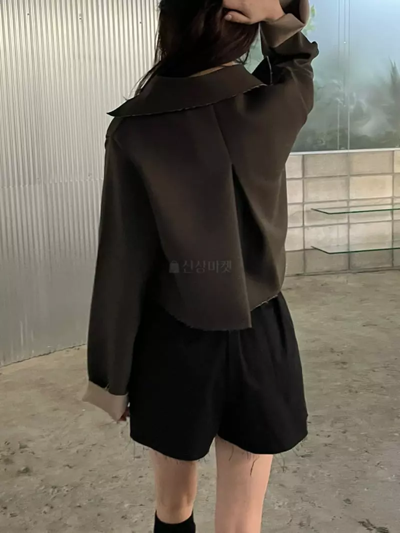Rooof - Korean Women Fashion - #womensfashion - Cutting Crop Jacket