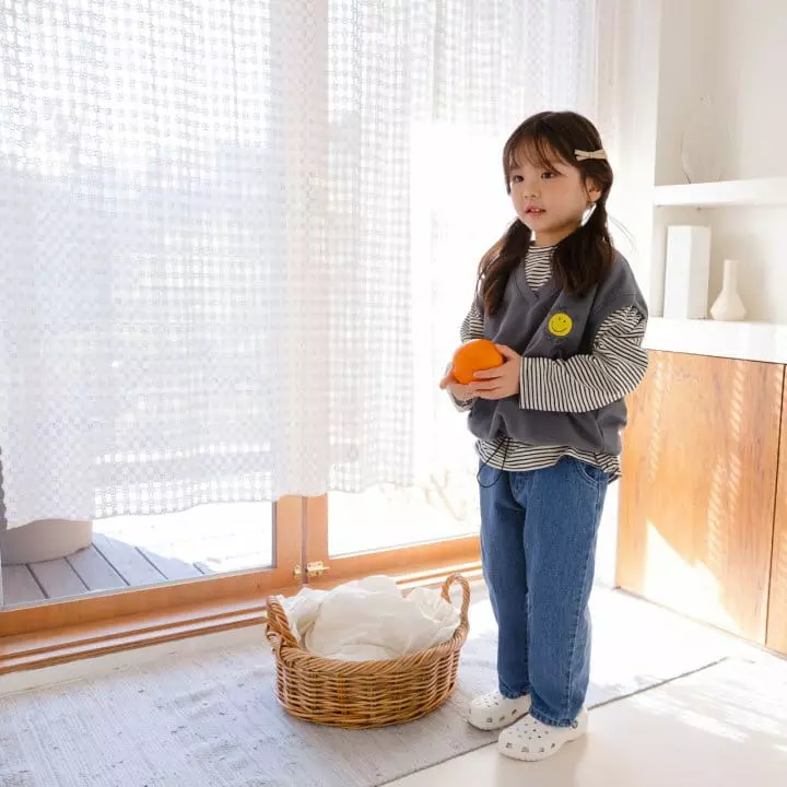 Weekly - Korean Children Fashion - #designkidswear - Smile Vest - 12