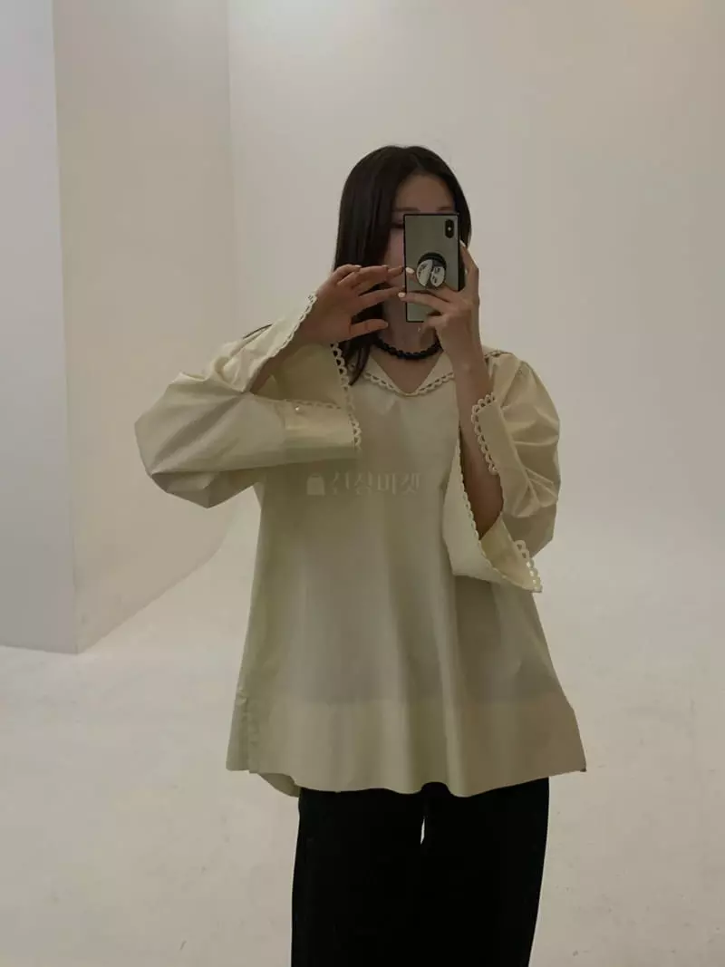 140 Avenue - Korean Women Fashion - #womensfashion - Sera Lace Blouse