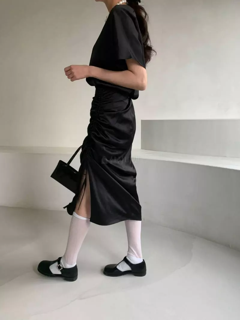 3Rooms - Korean Women Fashion - #momslook - Sharing Silky Skirt - 2
