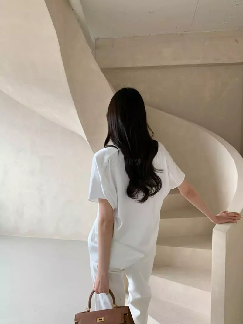 3Rooms - Korean Women Fashion - #momslook - V-neck Silky Blouse