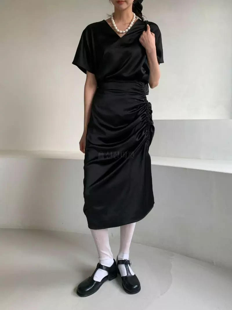 3Rooms - Korean Women Fashion - #womensfashion - Sharing Silky Skirt - 3