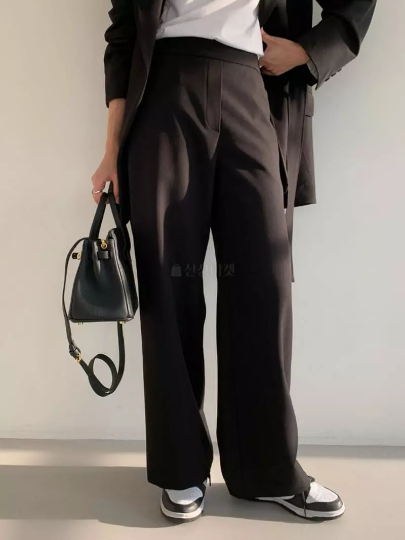 3Rooms - Korean Women Fashion - #momslook - Arc Banding Pants - 4