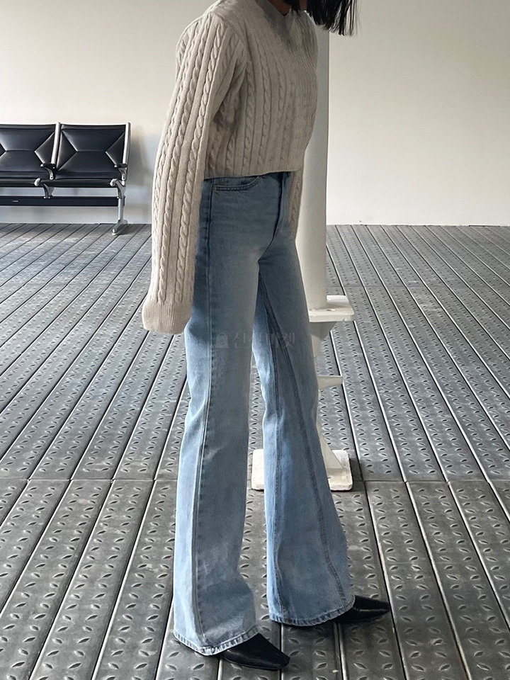 Triangular Bootcut Jeans - KKAMI