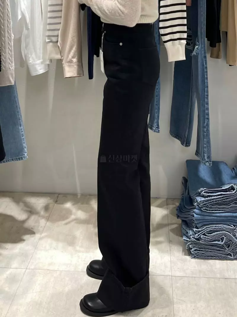 Acme - Korean Women Fashion - #womensfashion - Black Roll Up Pants - 3