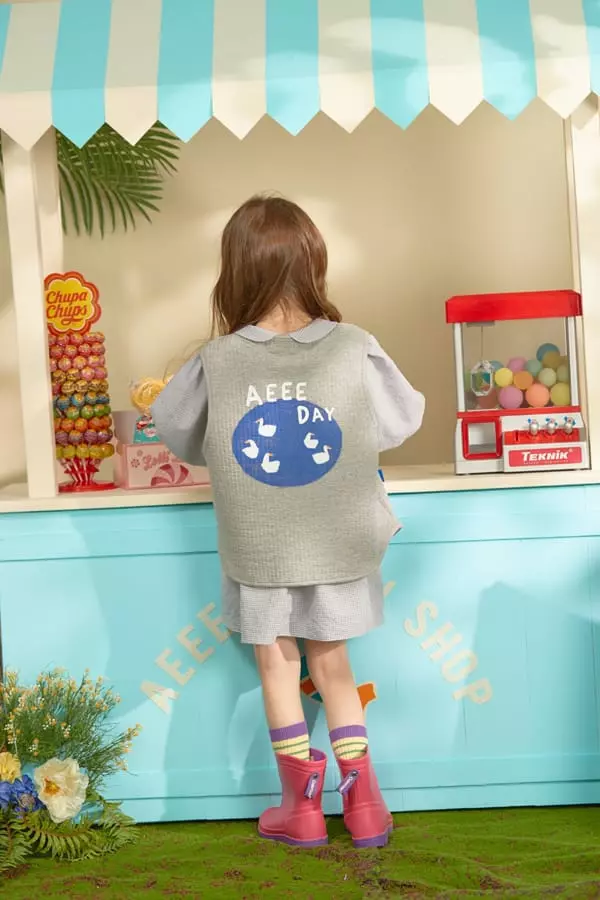 Aeeeday - Korean Children Fashion - #stylishchildhood - Duck Vest - 6