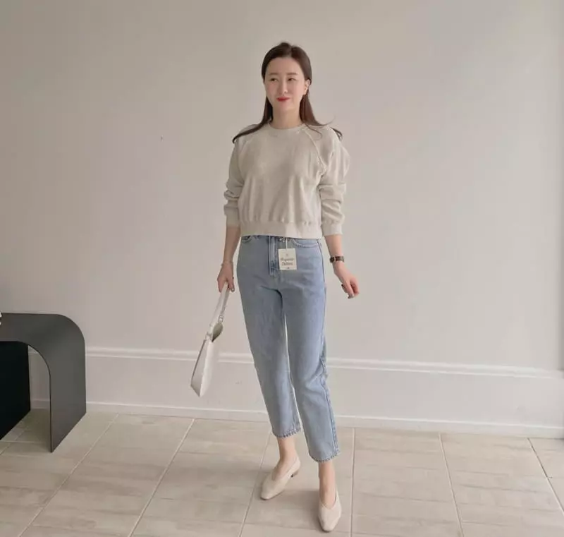 Afterglow - Korean Women Fashion - #momslook - Croffle Sweatshirt