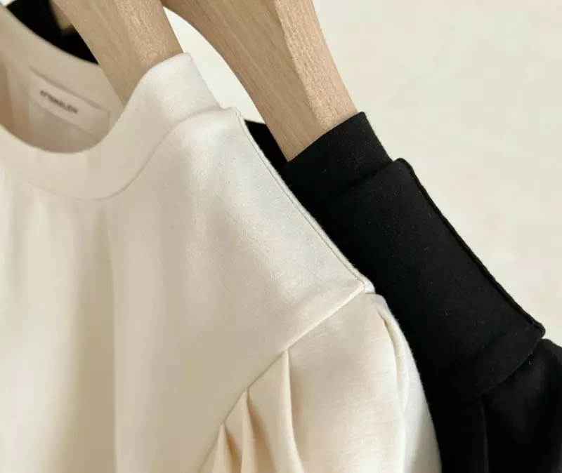 Afterglow - Korean Women Fashion - #momslook - Puff Round Tee - 12