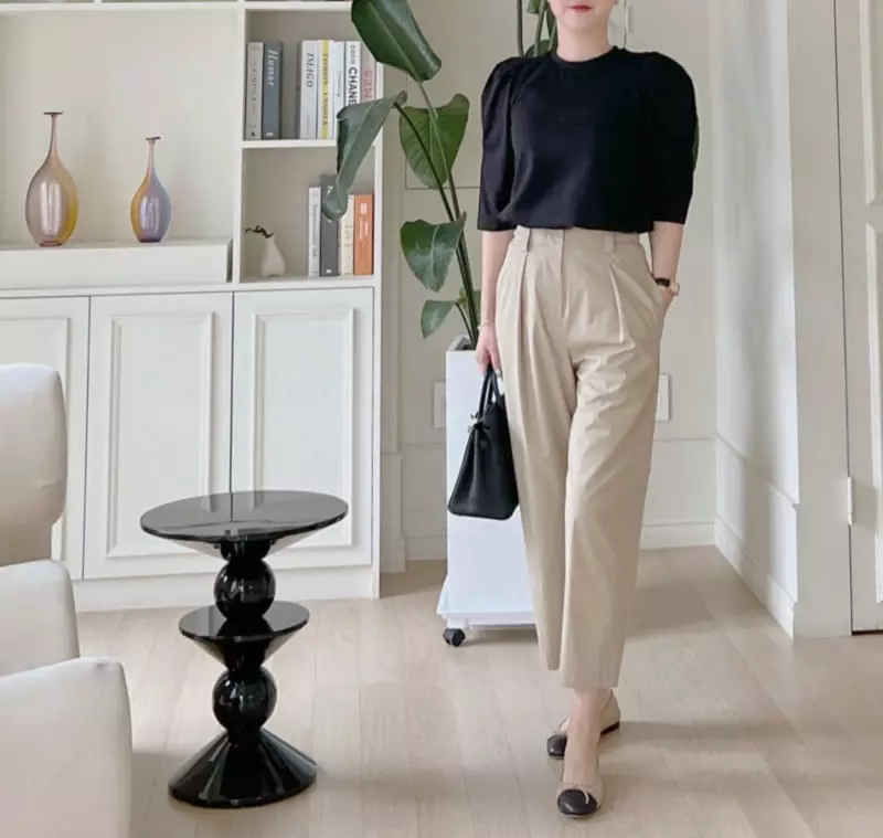 Afterglow - Korean Women Fashion - #momslook - Puff Round Tee - 5