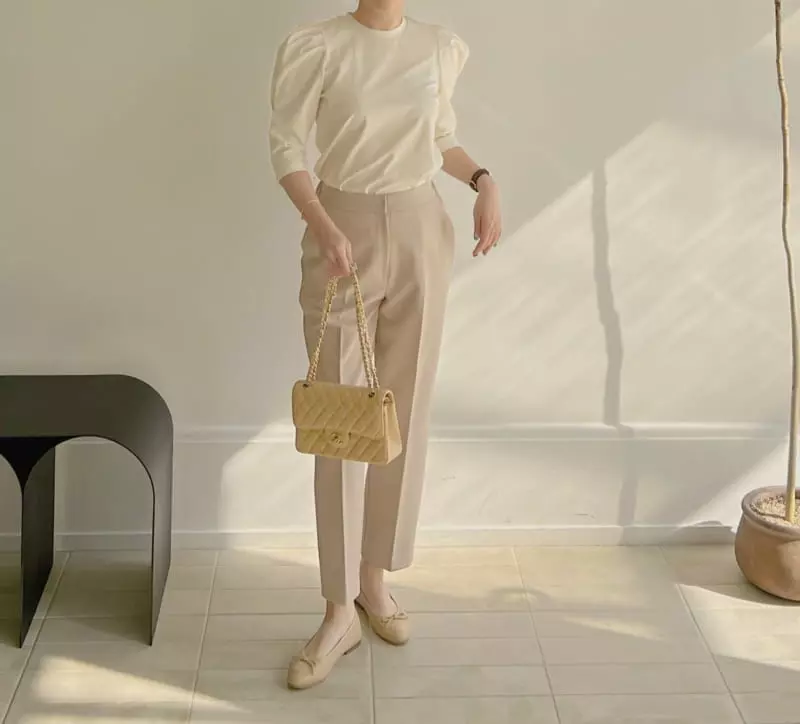 Afterglow - Korean Women Fashion - #momslook - Puff Round Tee - 9