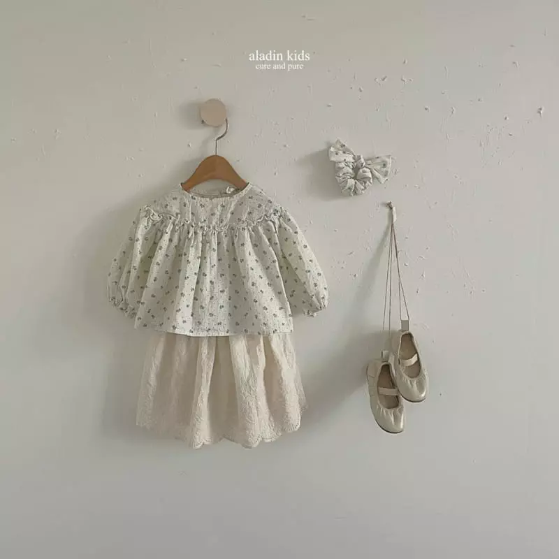 Aladin - Korean Children Fashion - #childofig - Spring Scent Blouse - 4