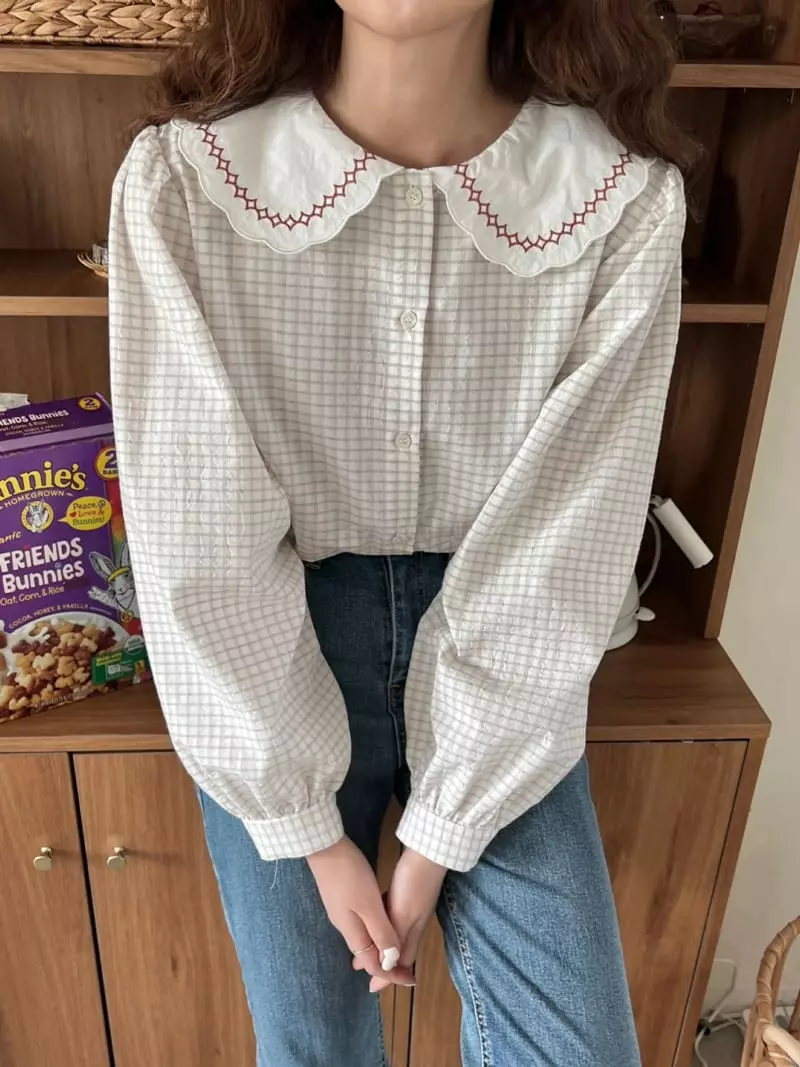 Almond Pepe - Korean Women Fashion - #pursuepretty - Miu Collar Blouse - 3