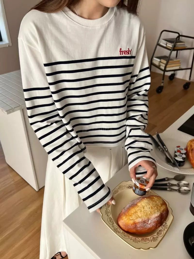 Almond Pepe - Korean Women Fashion - #pursuepretty - Fresh Embroidery Tee
