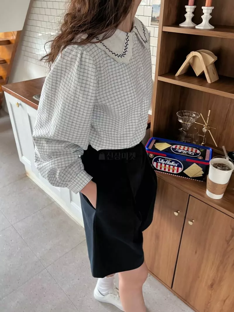 Almond Pepe - Korean Women Fashion - #vintageinspired - Miu Collar Blouse