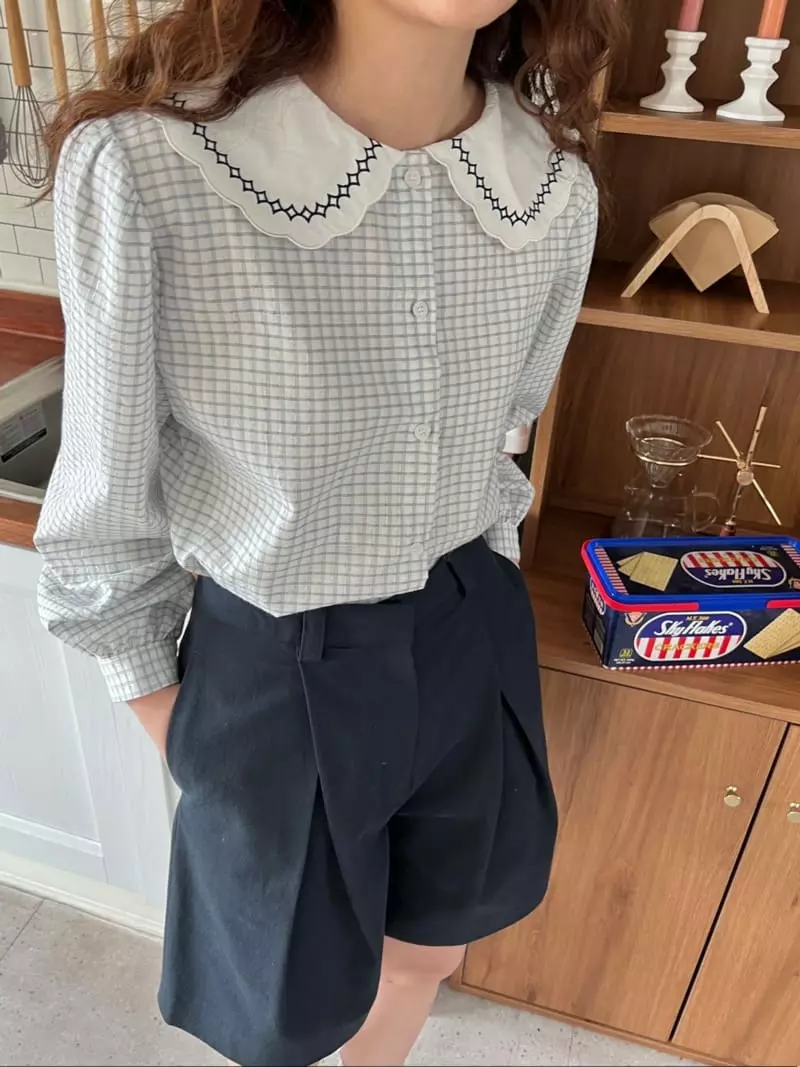 Almond Pepe - Korean Women Fashion - #vintagekidsstyle - Miu Collar Blouse - 2