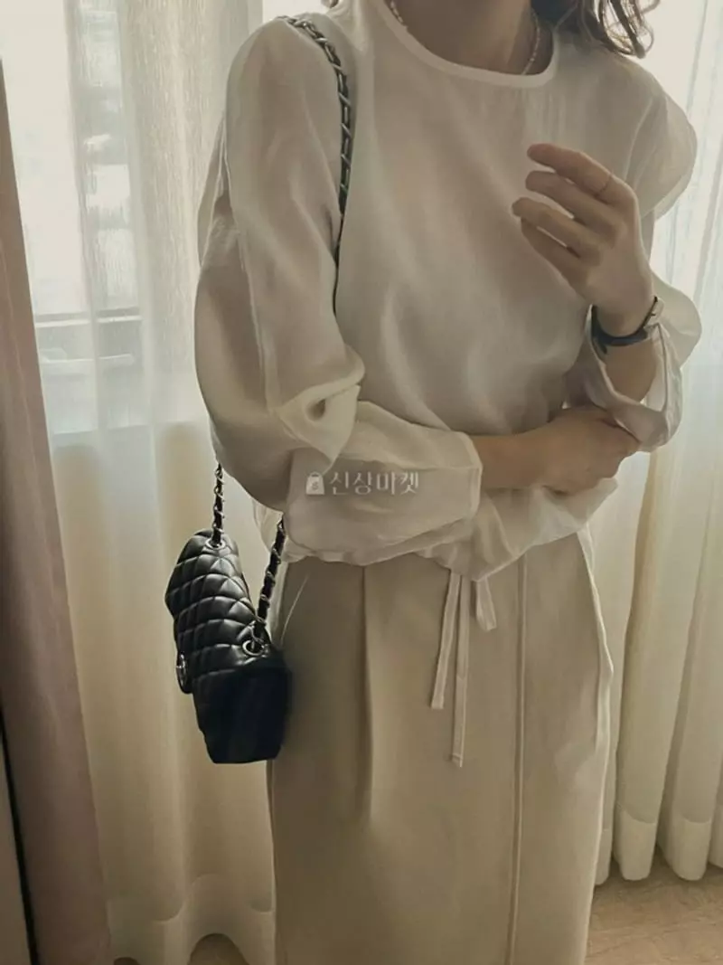 Atthismoment - Korean Women Fashion - #vintagekidsstyle - Tulip Blouse