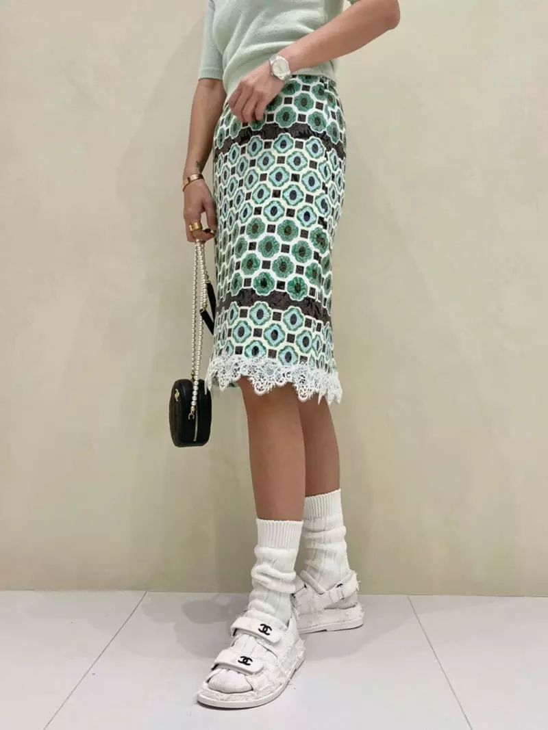 Auver_Fit - Korean Women Fashion - #romanticstyle - Diamond Lace Skirt - 2