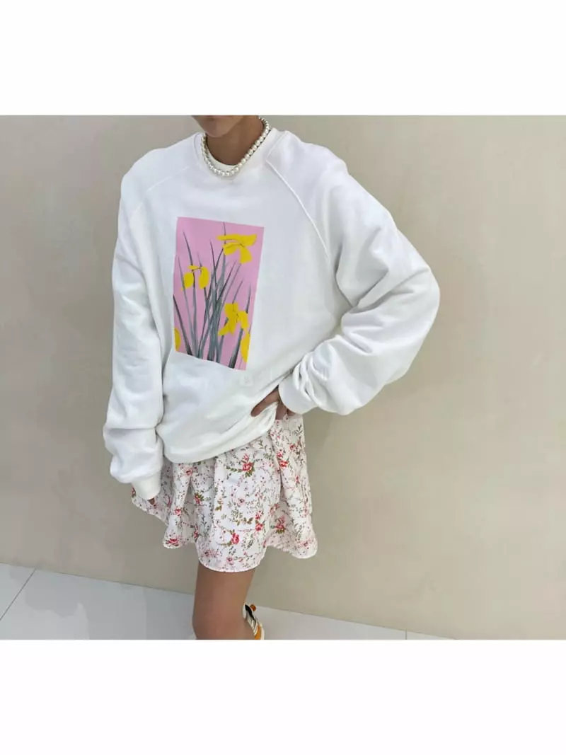 Auver_fit - Korean Women Fashion - #womensfashion - Square Flower Sweatshirt - 2