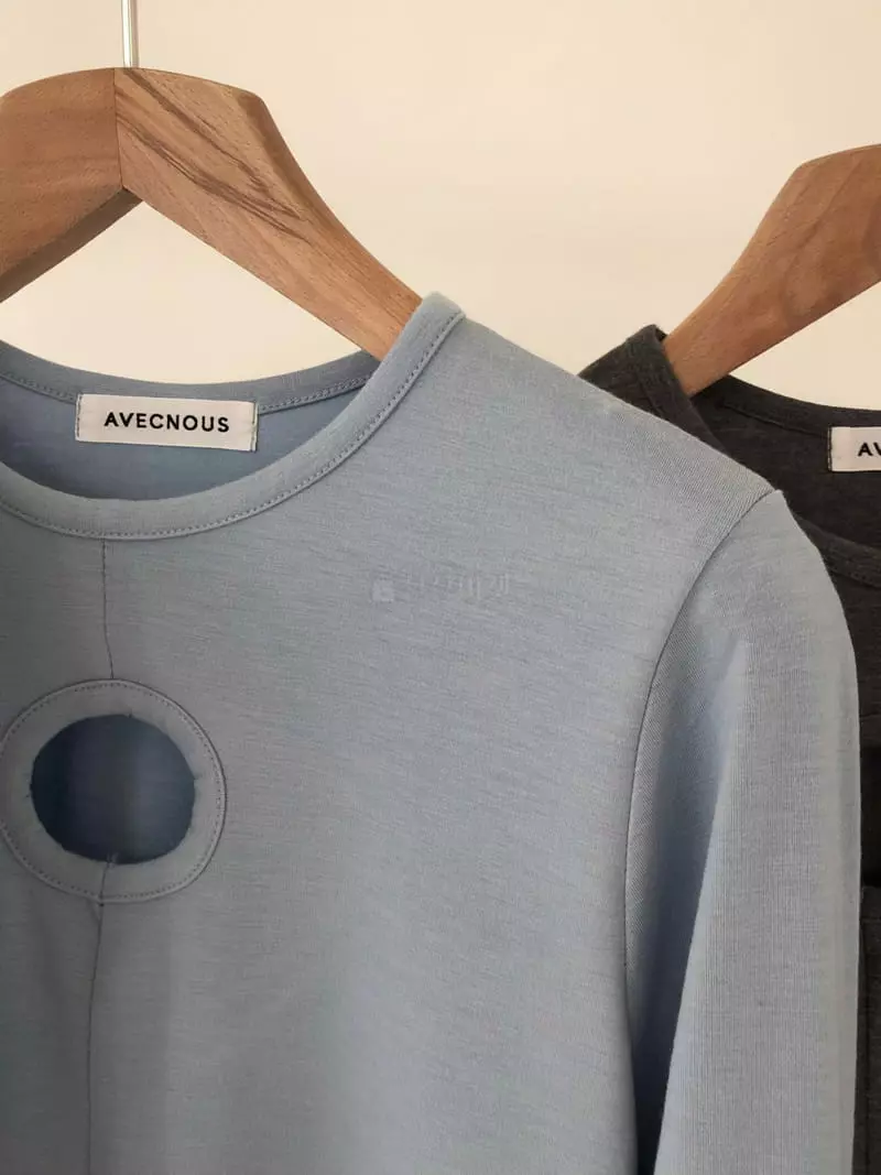 Avecnous - Korean Women Fashion - #momslook - Del Luna Hol Tee - 3