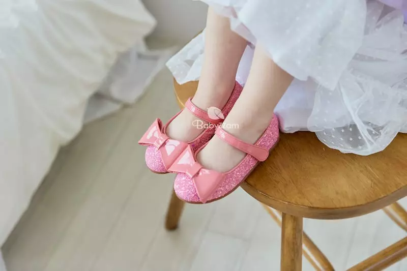 BabyZzam - Korean Children Fashion - #kidsshorts - Enamel Ribbon Flats - 11