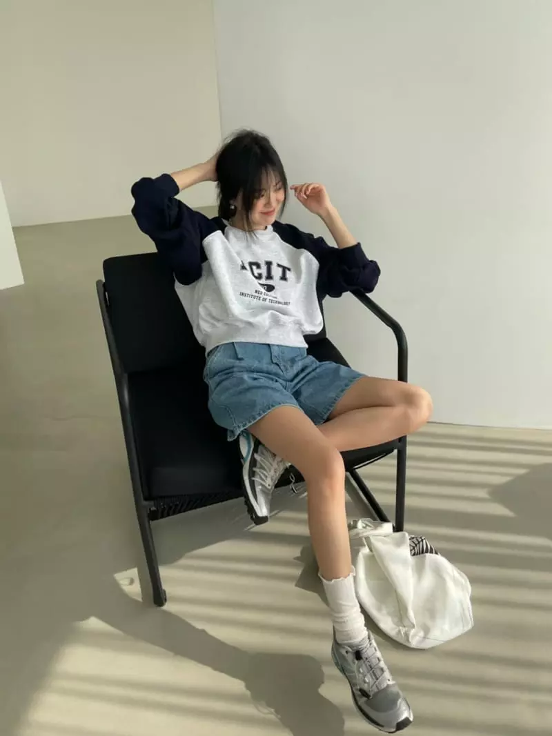 Baguette - Korean Women Fashion - #momslook - Raglan Coloring Sweatshirt - 2