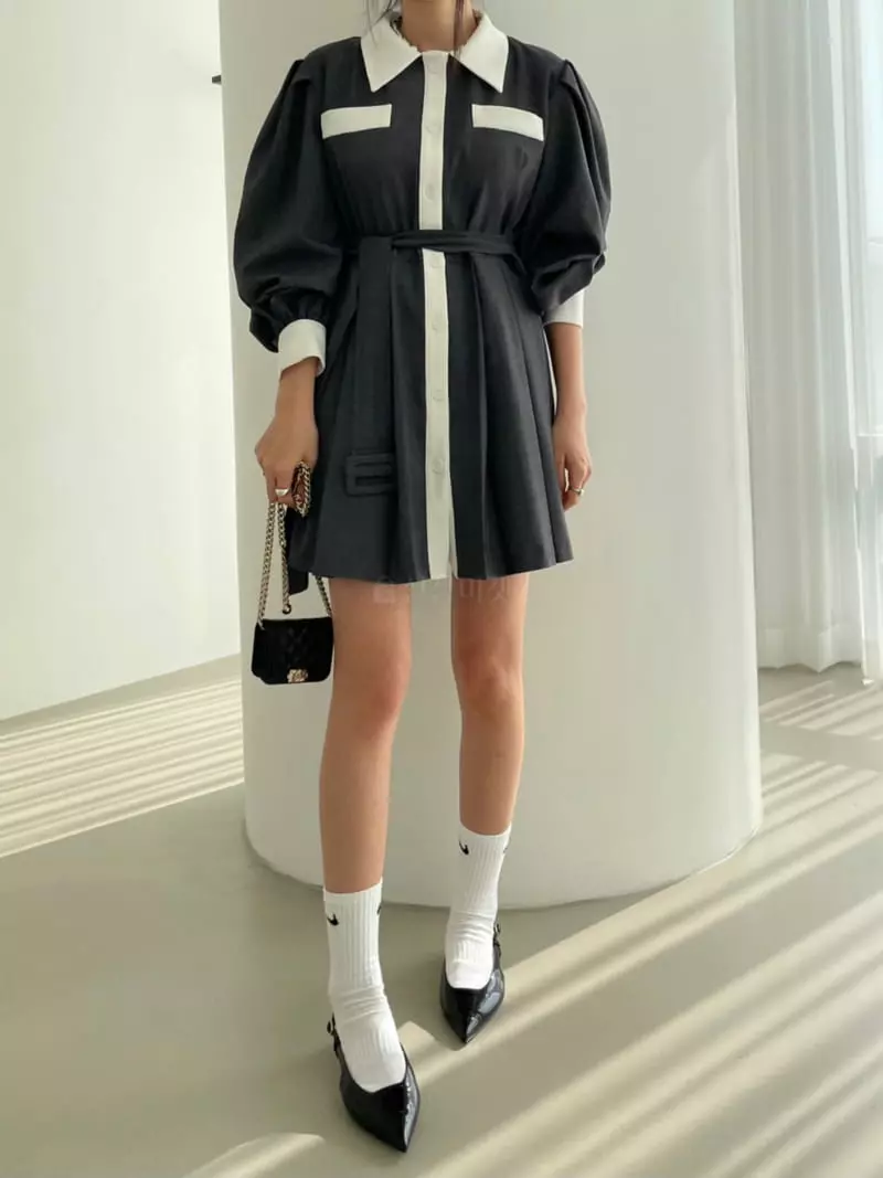 Baguette - Korean Women Fashion - #momslook - Wrinkle coloring One-piece - 2