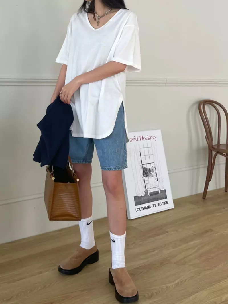 Baguette - Korean Women Fashion - #momslook - V-Neck Tee