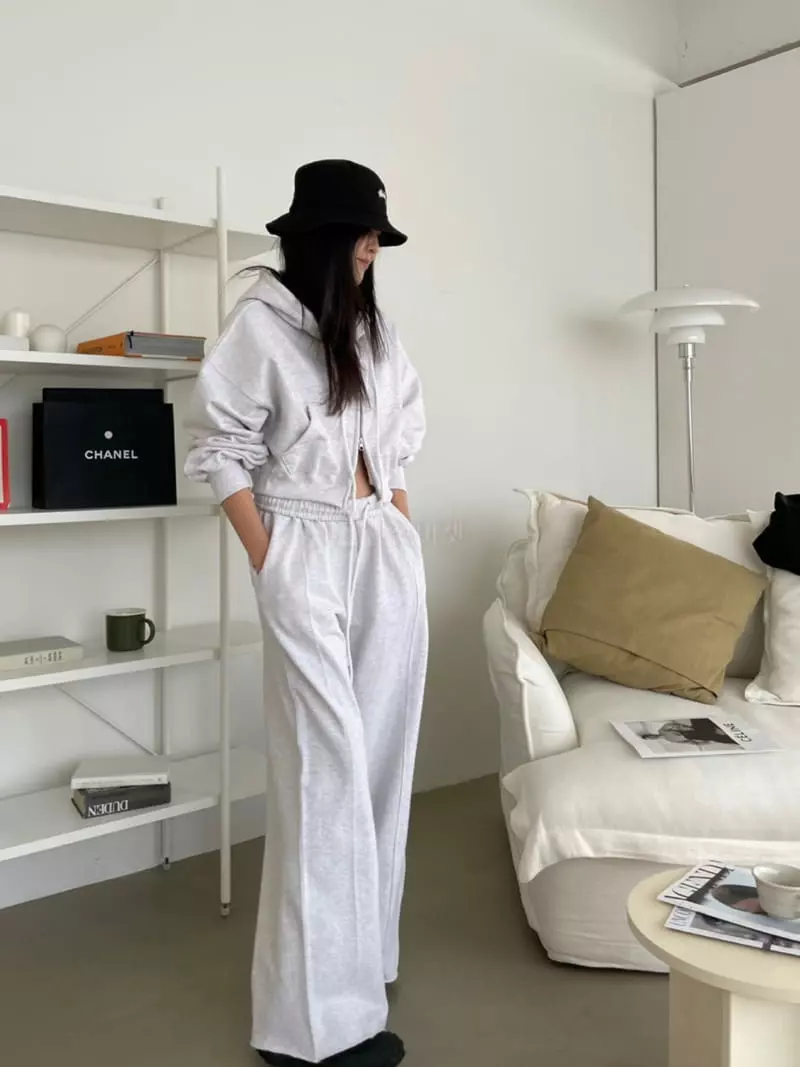 Baguette - Korean Women Fashion - #restrostyle - Suga Top Bottom Set - 2