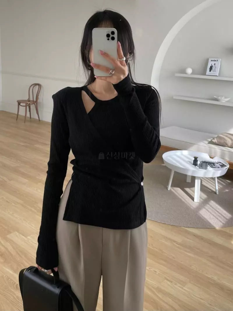 Baguette - Korean Women Fashion - #restrostyle - Pad Lap Tee